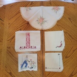 Bundle of Miscellaneous Embroidered/Cross-Stitched Linens